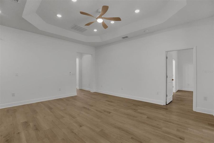 Spacious, unfurnished interior of a new home in , Deland (Image 29).