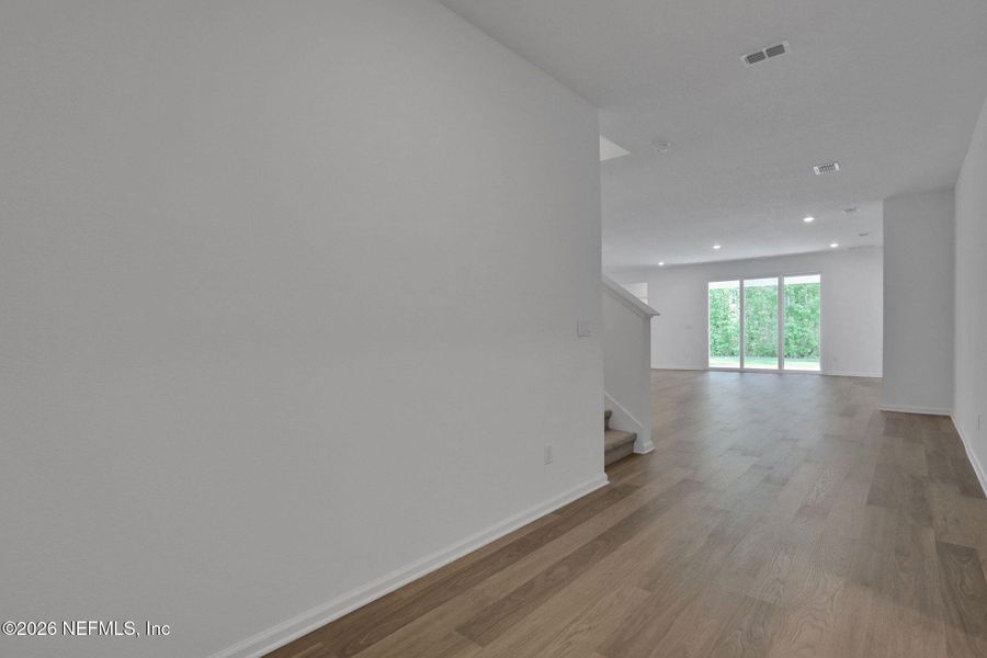 Spacious, unfurnished interior of a new home in Jennings Farm, Middleburg (Image 34).