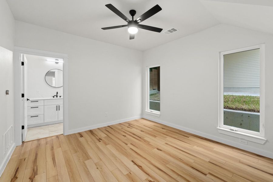 Spacious, unfurnished interior of a new home in , Austin (Image 21).