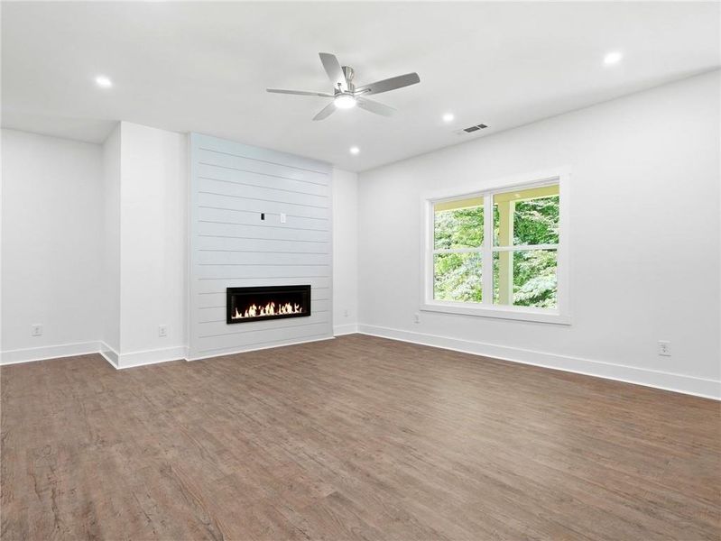Spacious, unfurnished interior of a new home in , Marietta (Image 24).