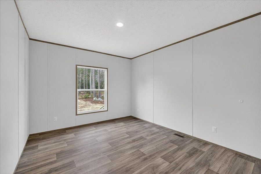 Spacious, unfurnished interior of a new home in , Walterboro (Image 17).