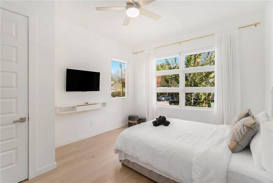 Furnished interior view inside a new home in , Atlanta (Image 15).