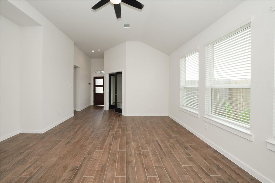 Spacious, unfurnished interior of a new home in , La Marque (Image 26). Spacious, unfurnished interior of a new home in , La Marque (Image 26).