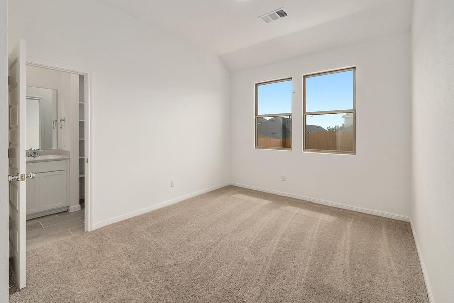 Spacious, unfurnished interior of a new home in Trinity Ranch, Elgin (Image 13). Spacious, unfurnished interior of a new home in Trinity Ranch, Elgin (Image 13).