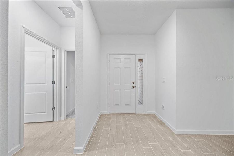 Spacious, unfurnished interior of a new home in Grand Park North, Dunnellon (Image 47).