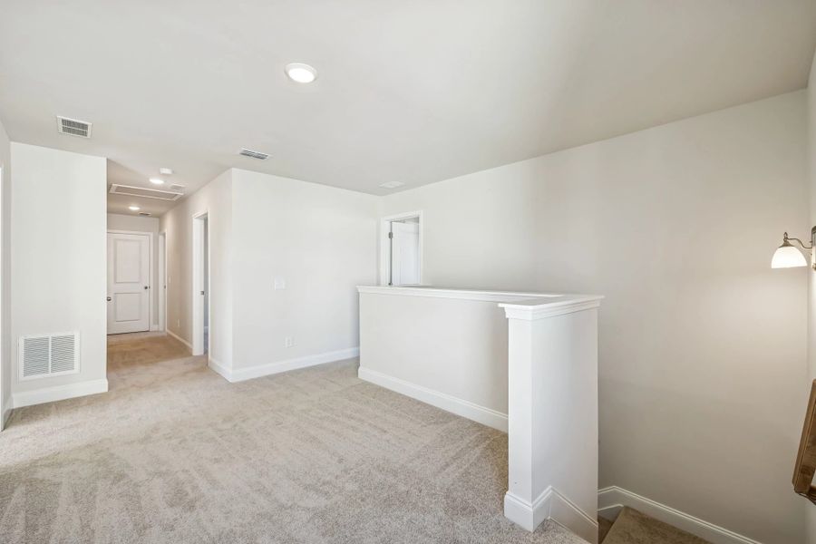 Spacious, unfurnished interior of a new home in Cades Bluff, Lebanon (Image 31).