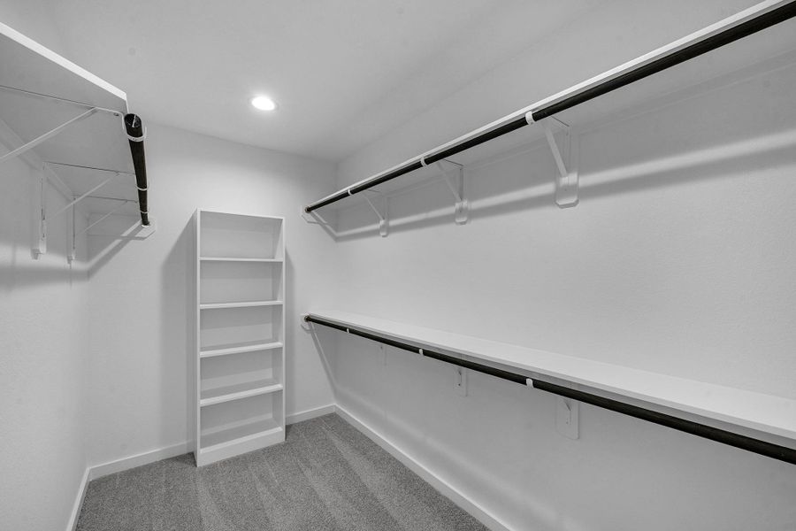 Spacious, unfurnished interior of a new home in Grand Mason Crossing, Katy (Image 18).