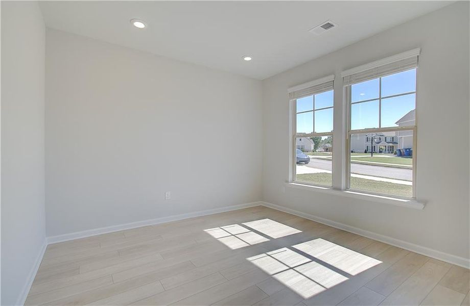 Spacious, unfurnished interior of a new home in Kingston, Locust Grove (Image 13).