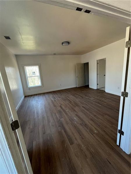 Spacious, unfurnished interior of a new home in , Atlanta (Image 7).