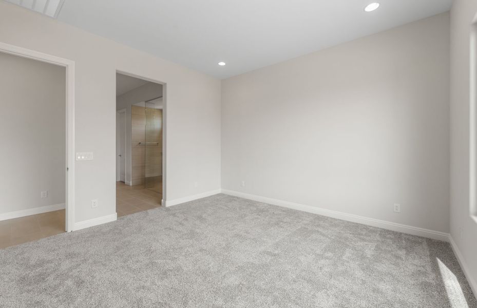 Spacious, unfurnished interior of a new home in Artisan at Asante, Surprise (Image 27).