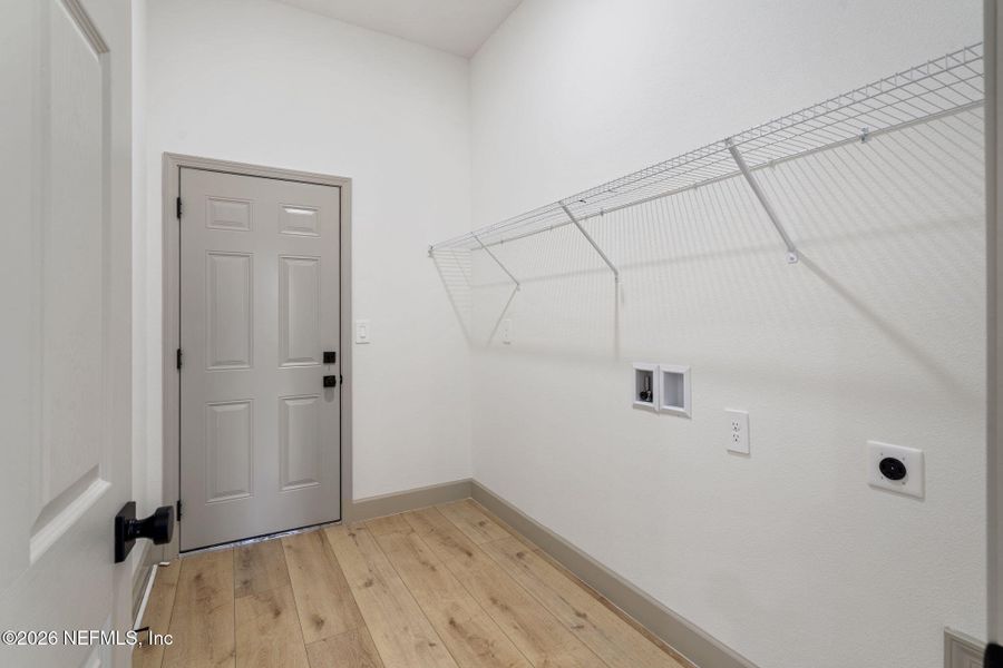 Spacious, unfurnished interior of a new home in , Orange Park (Image 38).
