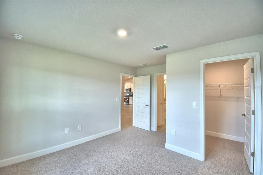 Spacious, unfurnished interior of a new home in , Auburndale (Image 47).