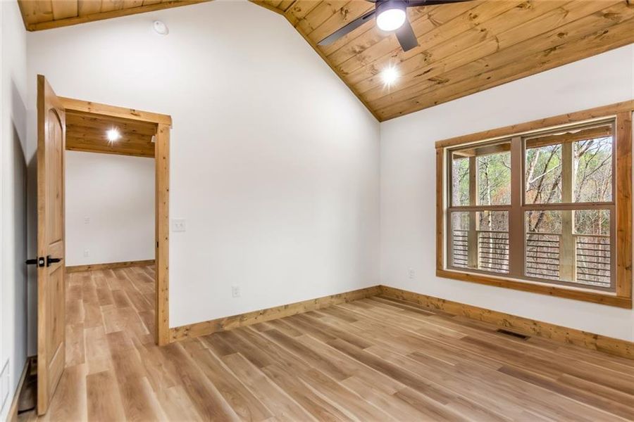 Spacious, unfurnished interior of a new home in , Ellijay (Image 23).