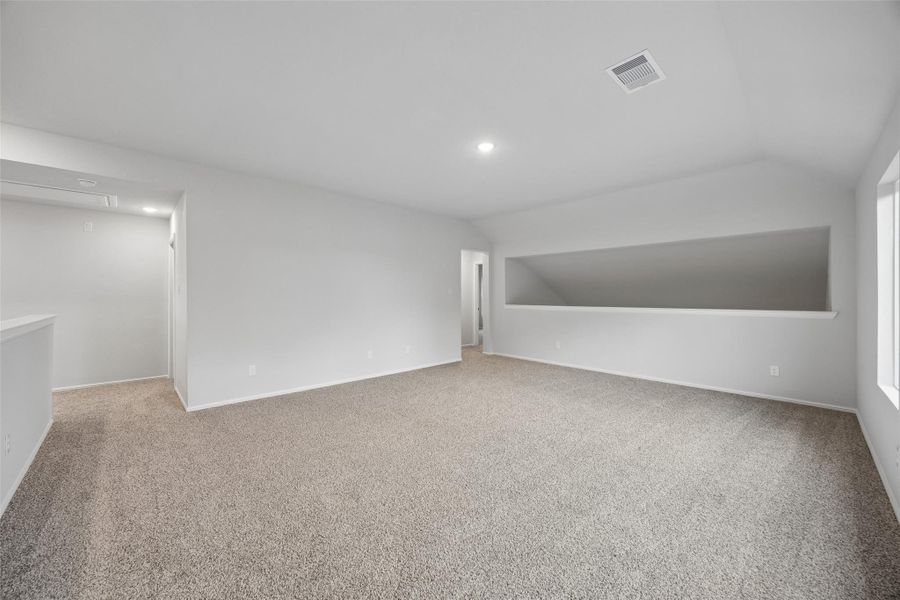 Spacious, unfurnished interior of a new home in Saint Tropez, Huffman (Image 10).