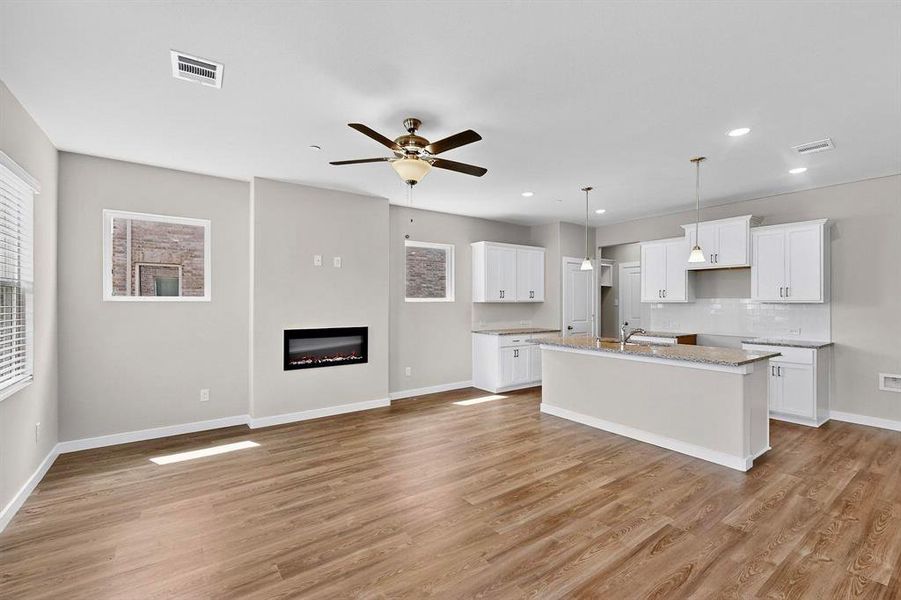 Spacious, unfurnished interior of a new home in Solterra Texas, Mesquite (Image 35).