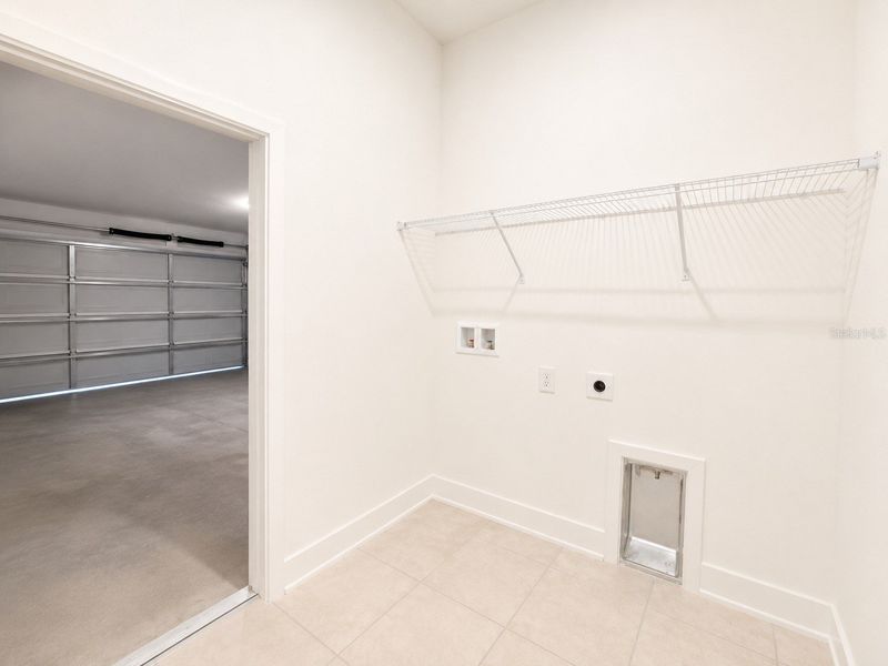 Spacious, unfurnished interior of a new home in Harmony Central, St. Cloud (Image 12).