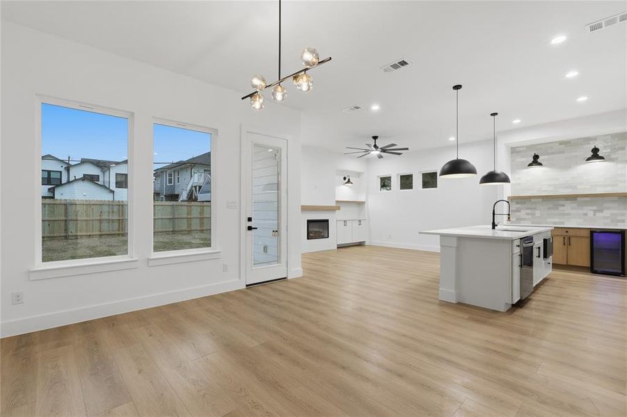 Spacious, unfurnished interior of a new home in , Dallas (Image 24).