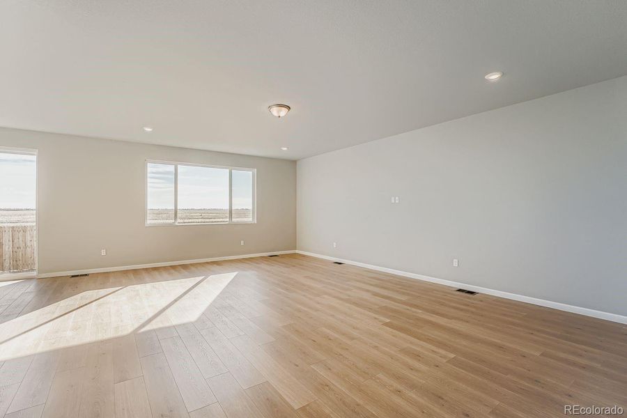 Spacious, unfurnished interior of a new home in Wolf Creek Run, Strasburg (Image 12).