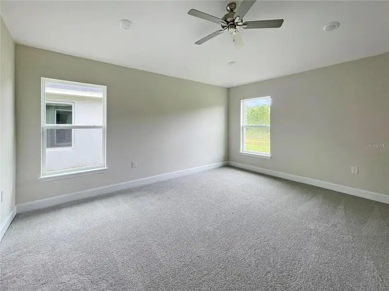 Spacious, unfurnished interior of a new home in , Leesburg (Image 10).