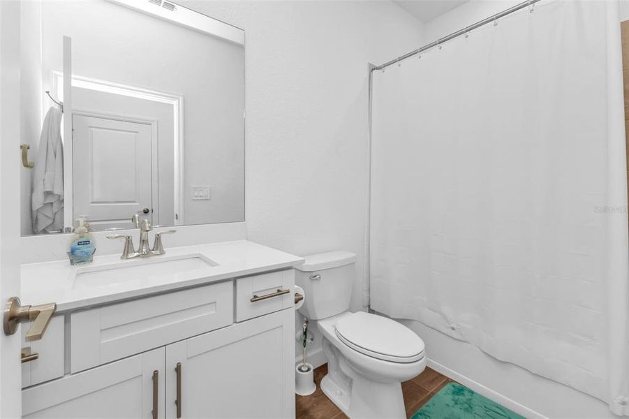 Furnished interior view inside a new home in , Englewood (Image 17).