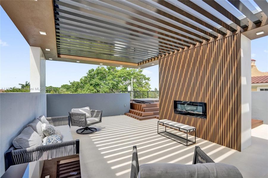 Furnished interior view inside a new home in , Fort Lauderdale (Image 49). Furnished interior view inside a new home in , Fort Lauderdale (Image 49).