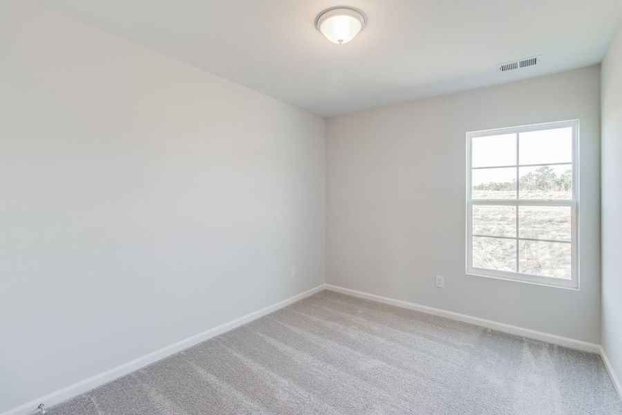 Spacious, unfurnished interior of a new home in Astoria, Columbia (Image 26).