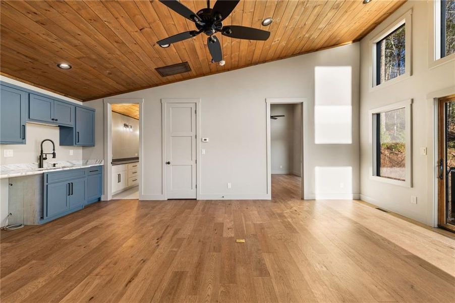 Spacious, unfurnished interior of a new home in , Blue Ridge (Image 41).