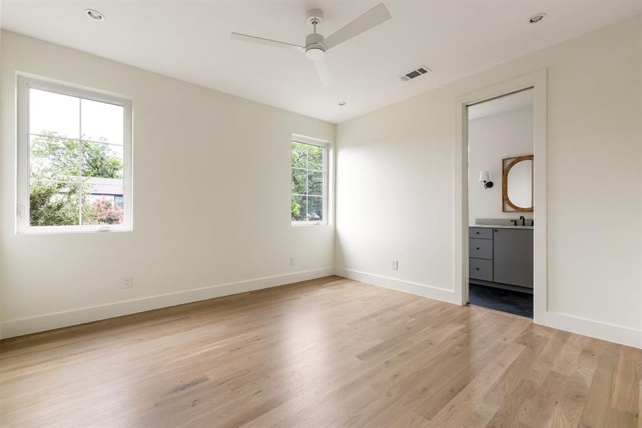 Spacious, unfurnished interior of a new home in , Dallas (Image 20). Spacious, unfurnished interior of a new home in , Dallas (Image 20).