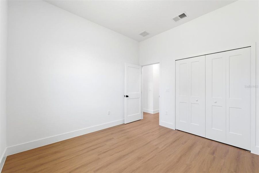 Spacious, unfurnished interior of a new home in , Ocala (Image 15).