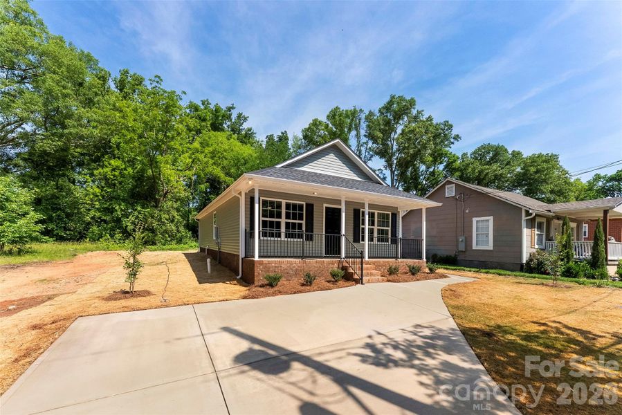 Front exterior of a new home in , Rock Hill, SC, highlighting curb appeal (Image 19). Front exterior of a new home in , Rock Hill, SC, highlighting curb appeal (Image 19).