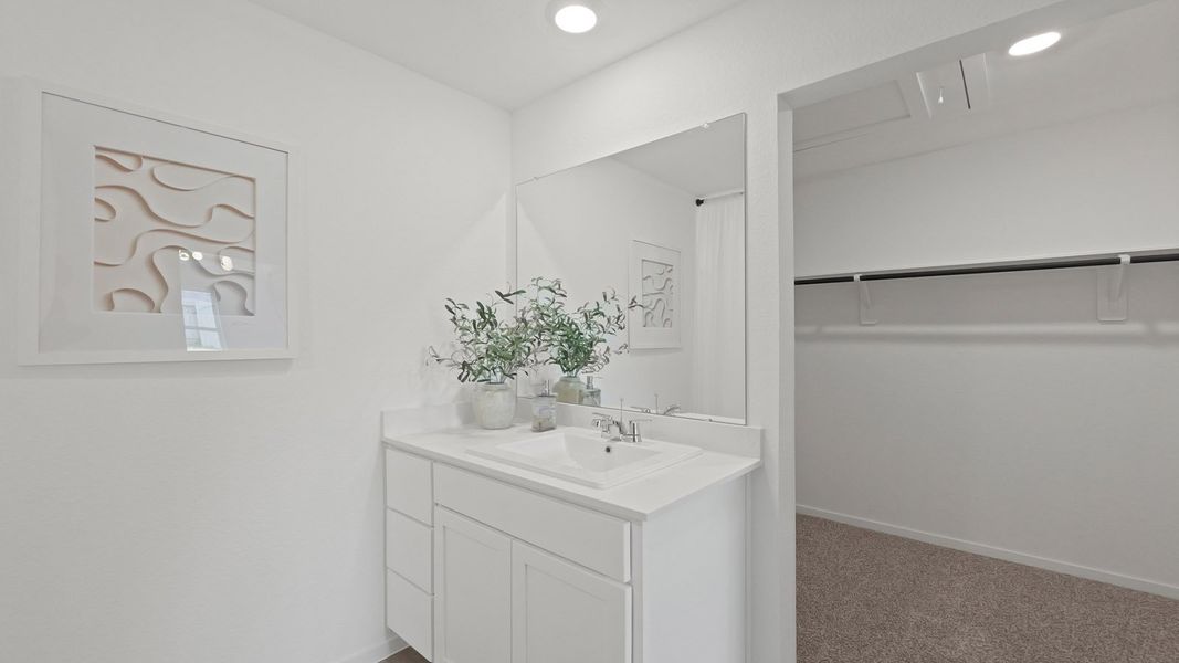 Furnished interior view inside a new home in Silverthorne, Conroe (Image 20).