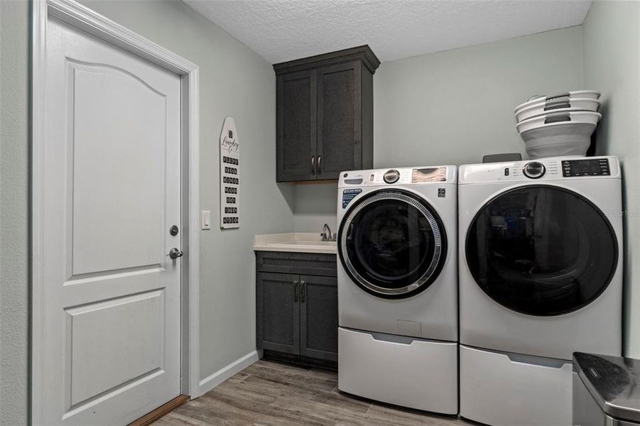 Furnished interior view inside a new home in , Beverly Hills (Image 7).
