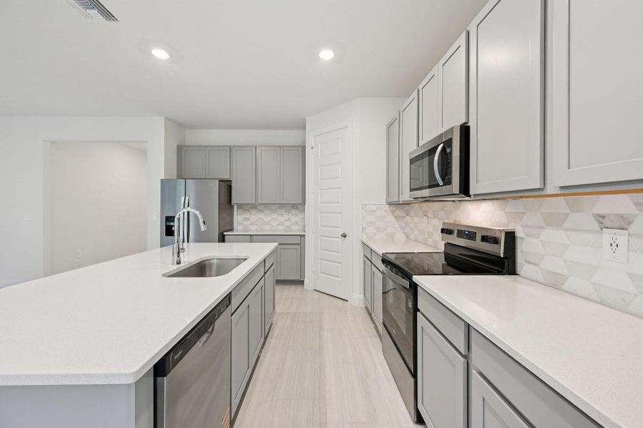 5649 Hampton Park Circle - 001 (10)