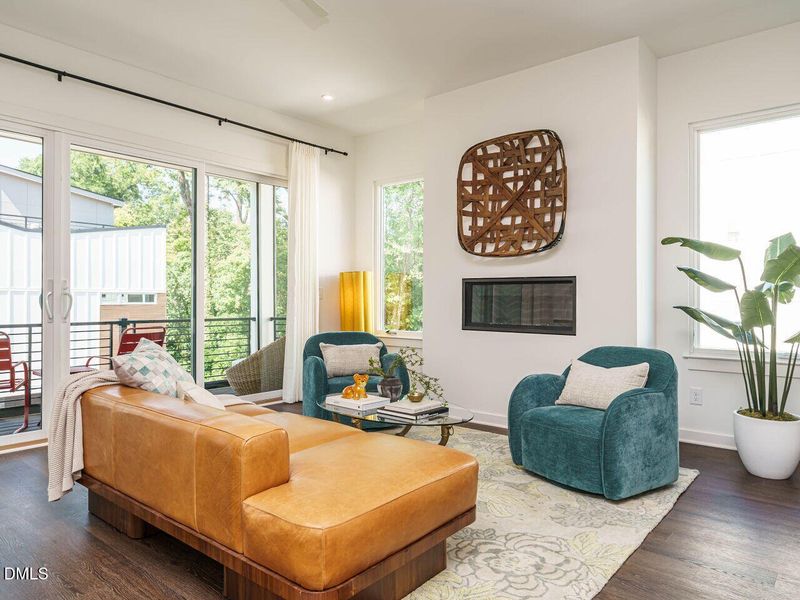 016-1280x960-living-dining