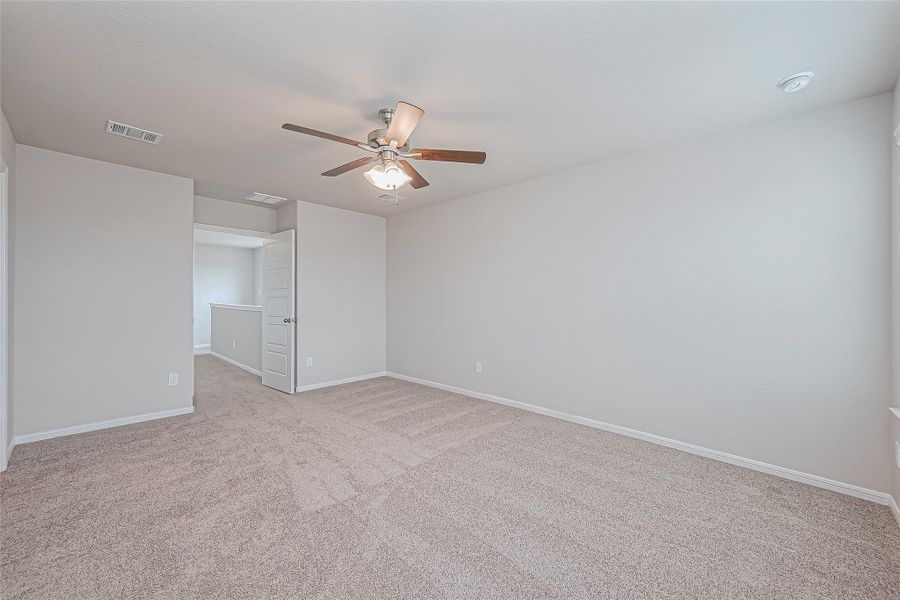 Spacious, unfurnished interior of a new home in Rollingbrook Estates, Baytown (Image 20).