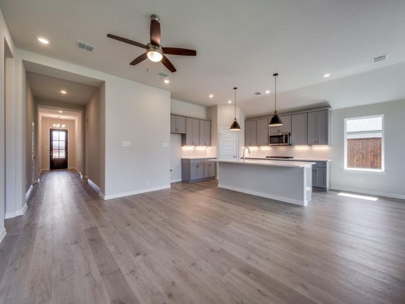 Welcome into your new open & flowing dream home!