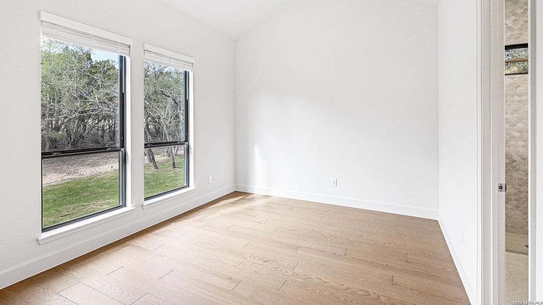 Spacious, unfurnished interior of a new home in Thornebrook, Bulverde (Image 21).