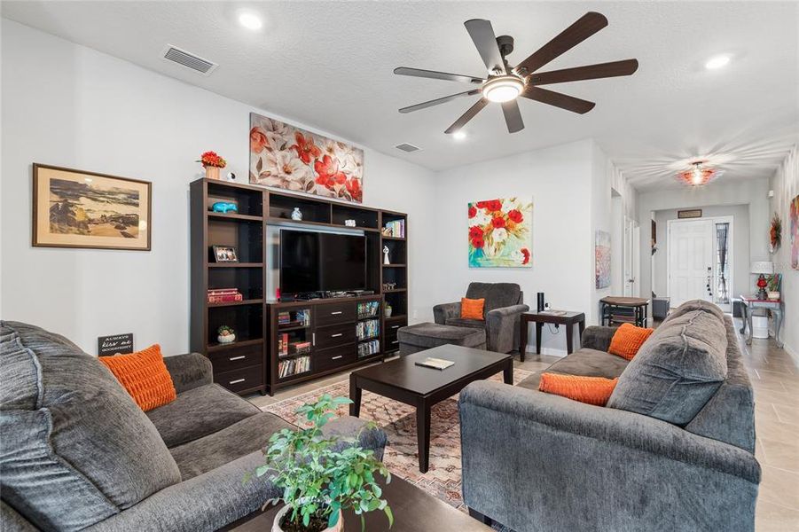 Furnished interior view inside a new home in , Wesley Chapel (Image 5).