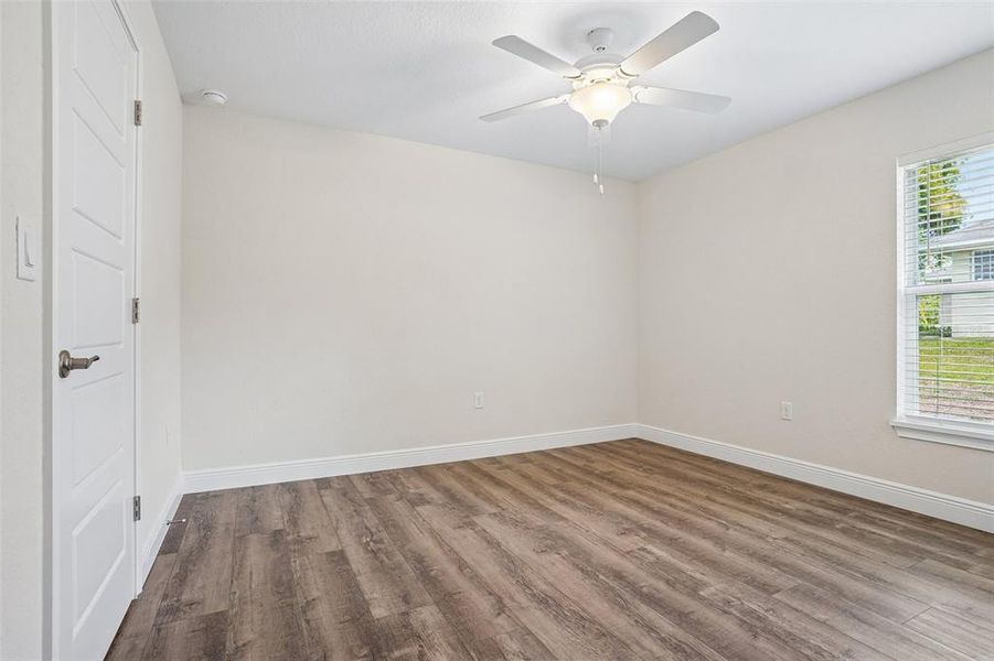 Spacious, unfurnished interior of a new home in , Dunnellon (Image 18).