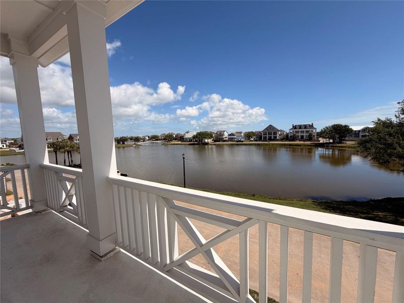 Exterior details and patio area of a home in , Galveston (Image 19).