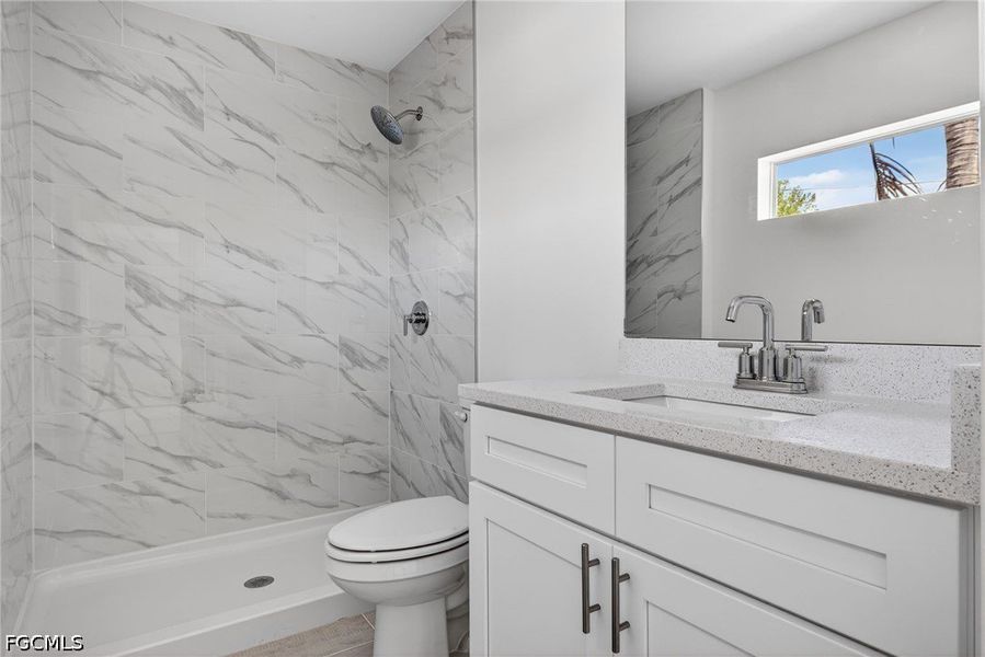 Furnished interior view inside a new home in Cape Coral, Cape Coral (Image 12).