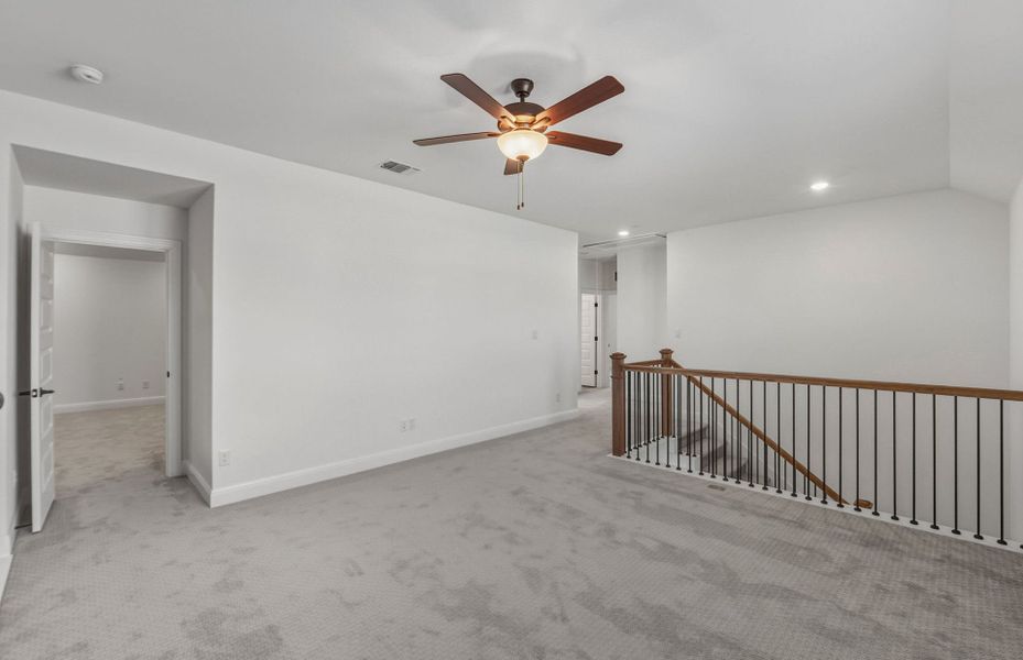 Spacious, unfurnished interior of a new home in Santa Rita Ranch, Liberty Hill (Image 20).