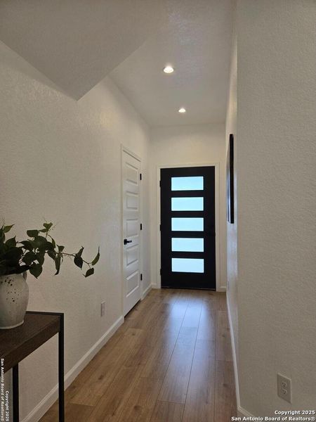 Spacious, unfurnished interior of a new home in , San Antonio (Image 20).