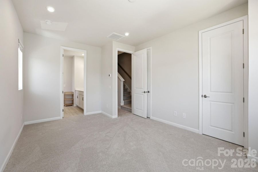 Spacious, unfurnished interior of a new home in , Charlotte (Image 25).