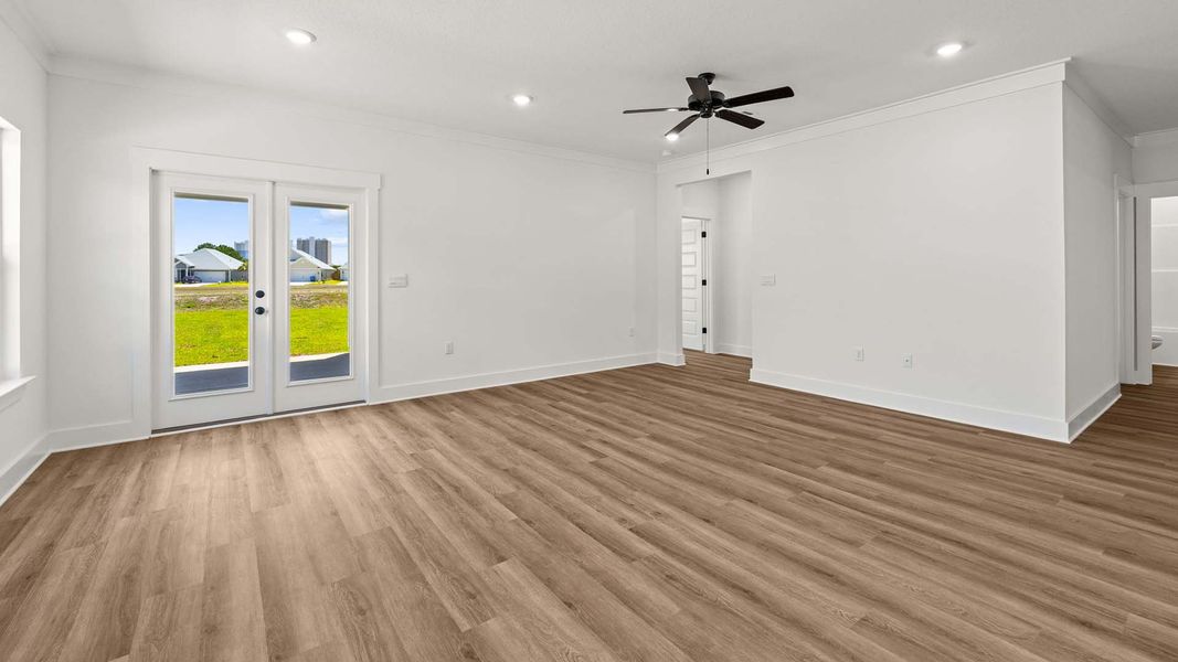 Spacious, unfurnished interior of a new home in Caballeros Estates At Hombre, Panama City Beach (Image 14).