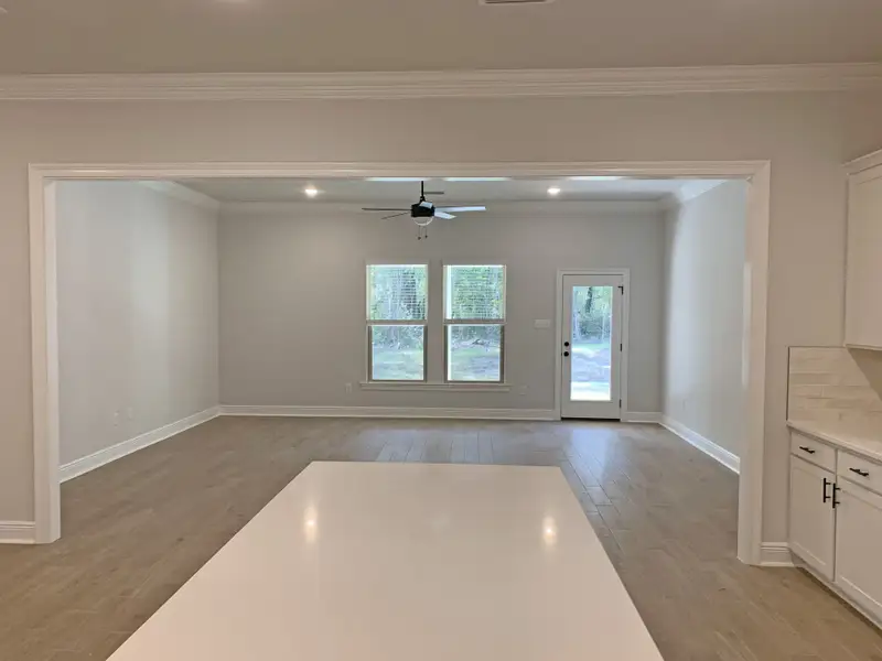 Spacious, unfurnished interior of a new home in Sentinel Ridge, Pace (Image 9).