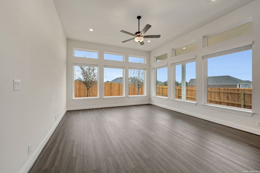 Spacious, unfurnished interior of a new home in Davis Ranch 50', San Antonio (Image 27).