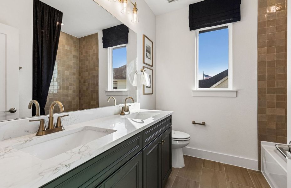 Representative furnished interior of a home built from the Gillett by Pulte Homes in Mission Hills, Garland (Image 17).