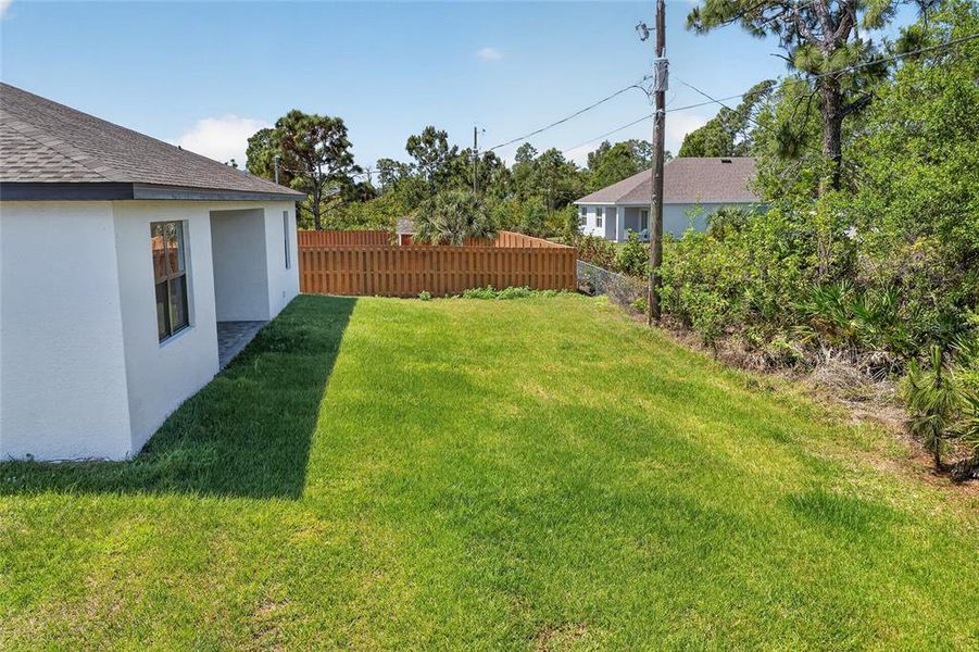 Exterior details and patio area of a home in , Port Charlotte (Image 3).