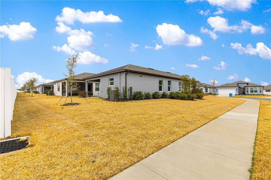 Exterior details and patio area of a home in Pioneer Ranch, Ocala (Image 3).